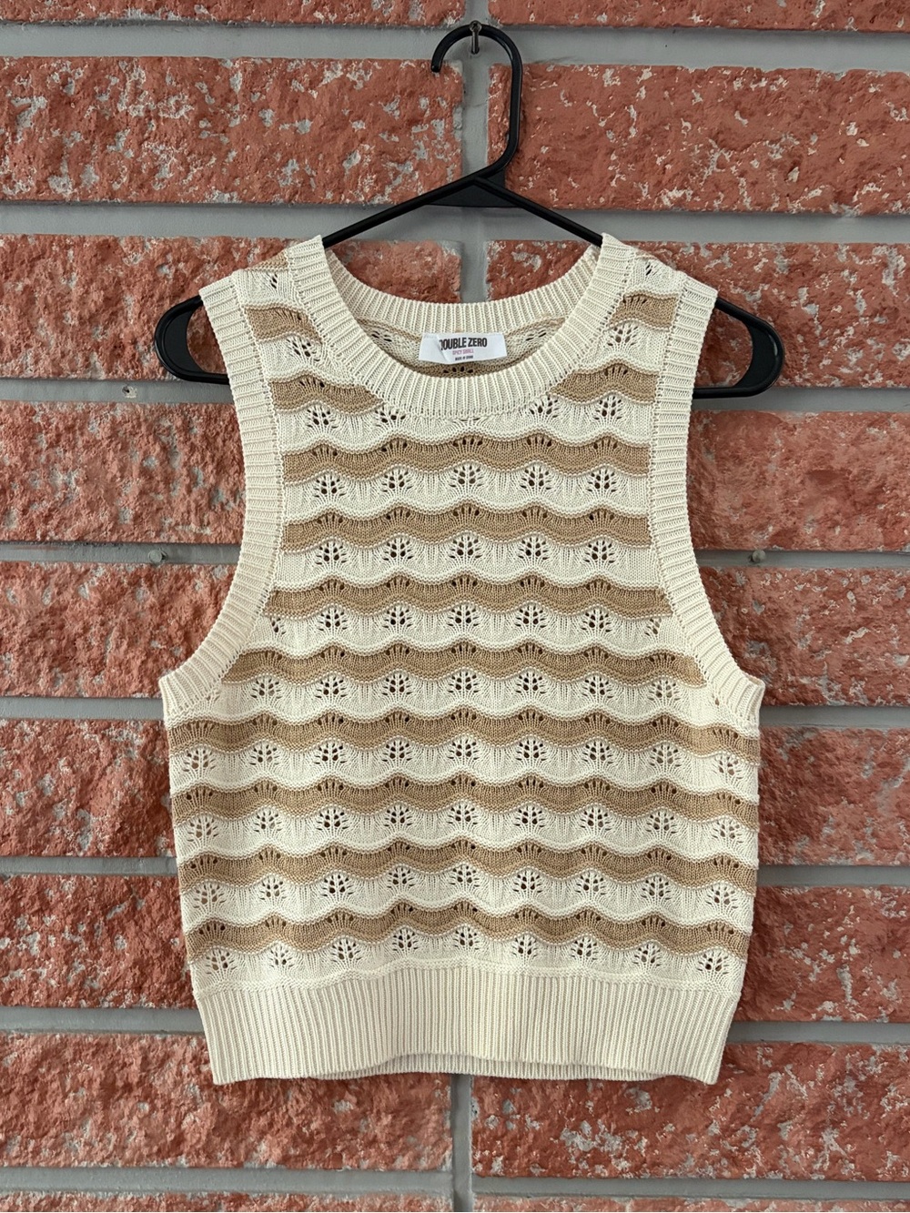 🌟 Double Zero Cream and Tan Sleeveless Knit Tank